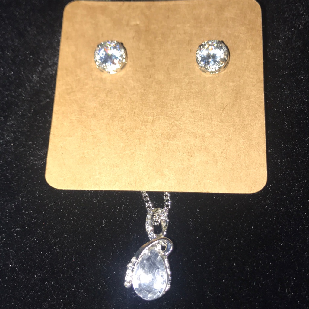 New Beautiful Necklace Earrings 31$